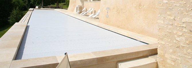 Volet de piscine automatique